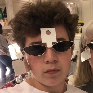 Meet your Posher, Eli